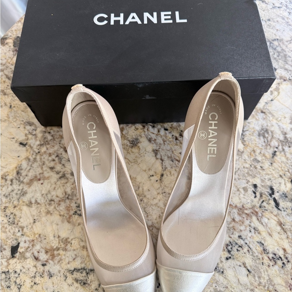 CHANEL Beige and Cream Cap-Toe Pumps